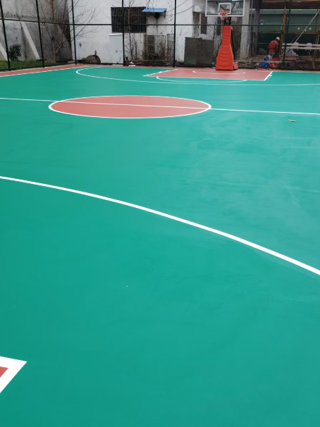 渭源 球场长期使用易出现地面开裂